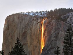 تاریخچه Yosemite Firefall، آبشاری به رنگ آتش
