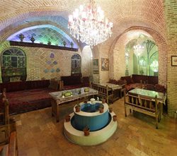 طعم غذای ایرانی در قدیمی ترین سفره خانه تهران