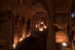 عجیب ترین غار دنیا | لانه خرگوشی که به دست شوالیه ها ساخته شد !!