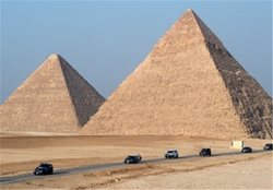 کشف هرم سلطنتی 3700 ساله در قاهره