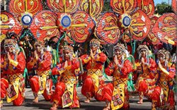 کادایاوان | جشنواره فوق العاده رنگارنگ فیلیپین