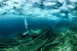عکس منتخب نشنال جئوگرافیک | کشف کشتی مفقودی در اعماق اقیانوس !!