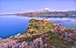 دریاچه سوان جواهر ارمنستان | معرفی جاهای دیدنی ارمنستان