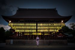 عکس منتخب نشنال جئوگرافیک | معبد درخشان در کیوتو !!