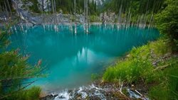 دریاچه کیندی قزاقستان | جاذبه ای شگفت انگیز در میان جنگلی رویایی