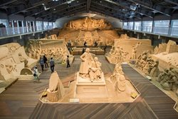 بازدید از نمایشگاه مجسمه های شنی در ژاپن