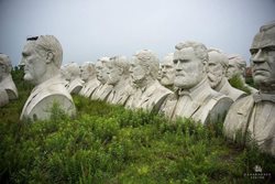 مجسمه های غول پیکر | نیم تنه هایی بزرگ در پارک رئیس جمهورها