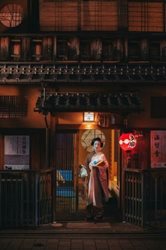عکس منتخب نشنال جئوگرافیک | زنی در لباس سنتی ژاپنی !!