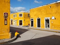 عکس منتخب نشنال جئوگرافیک | خیابان های طلایی مکزیک !!