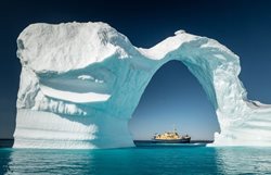 عکس منتخب نشنال جئوگرافیک | نمای کوه یخ