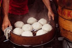 7 نوع از غذاهای خیابانی چینی که حتما باید امتحان کنید!