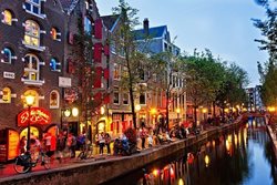 در هلند به جز آمستردام به چه شهرهایی سفر کنیم؟