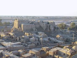 قلعه تاریخی سه کوهه | بزرگترین بنای خشتی سیستان