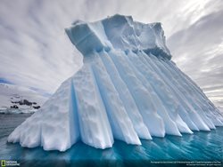 عکس منتخب نشنال جئوگرافیک | کوه یخ