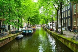 سفر با کوله پشتی به آمستردام | راهنمای کامل یک سفر ارزان