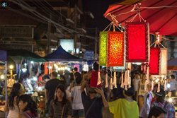 اجناس موجود در بازار شبانه چیانگ مای، بازاری دیدنی و زیبا