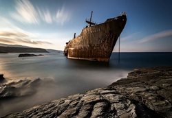 عکس هایی بی نظیر از کشتی یونانی | کشتی به گل نشسته جزیره کیش