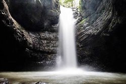آبشار ویسادار در گیلان |سفر به آرامشی در دل طبیعت های گیلان