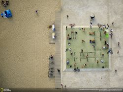 عکس منتخب نشنال جئوگرافیک | زندگی در کنار ساحل
