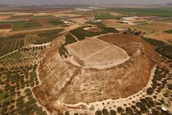 کشف اردوگاه 2500 ساله ایرانی در خاک فلسطین