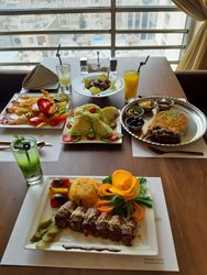 کافه رستوران تهران بین چشم اندازی زیبا به کوه های تهران