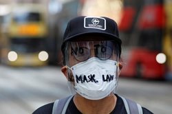 معترض ماسک پوش در هنگ کنگ | رویترز