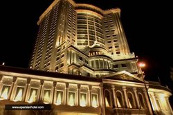 آیا هتل قصر طلایی مشهد قابل مقایسه با هتل مجلل درویشی است؟