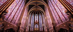 کلیسای خیره کننده ای در قلب پاریس