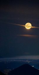 تصویری شگفت انگیز از کره ماه