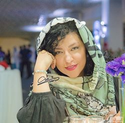 همسر شهاب حسینی در محاصره شمعدانی ها + عکس