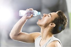 چه زمانی نوشیدن آب باعث مرگ می شود؟
