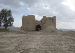 اعلام آب رفتن قلعه نارنجستان داراب