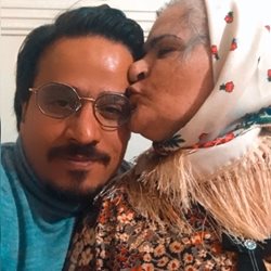 بوسه مادر حسین سلیمانی بر صورت پسرش + عکس