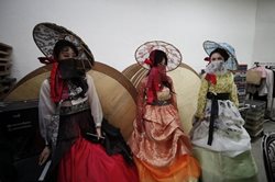 اولین نمایش مد ماسک در سئول + عکسها