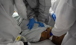 اوضاع بحرانی بیمارستان های آمریکا در روزهای کرونایی + عکسها