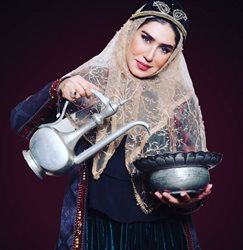 نسیم ادبی با شکل و شمایل زن قجری + عکس