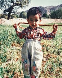 کودکی علی شادمان در دامنه های زاگرس + عکس