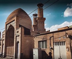 مسجد و مدرسه معیرالممالک؛ بنایی ساده اما بی نظیر در پایتخت