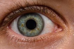 ویروس کووید 19 می تواند سبب نابینایی شود؟