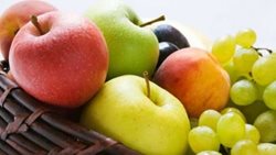 چرا خوردن میوه با معده خالی توصیه می شود؟