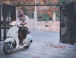 موتور سواری رضا شیری در روزهای پاییزی + عکس