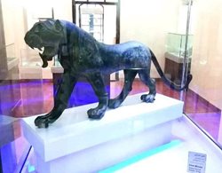 شیر غران فارغان حاجی آباد به هرمزگان باز می گردد