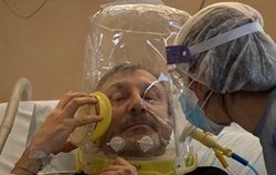 ماسک تنفسی عجیب در بیمارستان ایتالیا + عکسها