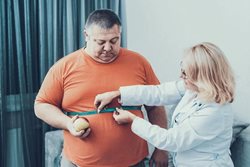 عوارض دست و پاگیر چاقی در درمان کرونا