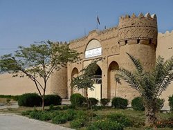قلعه ناصری با رعایت پروتکل های بهداشتی میزبان گردشگران است