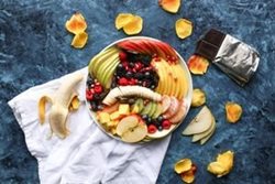 بهترین زمان خوردن میوه و غذا چه وقتی است؟