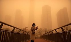 طوفان شن و گرد و غبار در پکن + عکسها