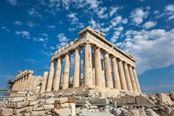 یونان در انتظار بازگشت گردشگران است