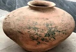 اهدای یک اثر هزاره سوم پیش از میلاد به موزه حرم مطهر رضوی