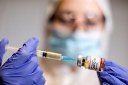 زنان عوارض شدیدتری از واکسن کرونا را تجربه می کنند